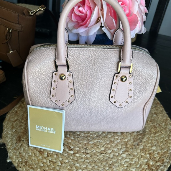 Michael Kors handbag - Picture 1 of 8
